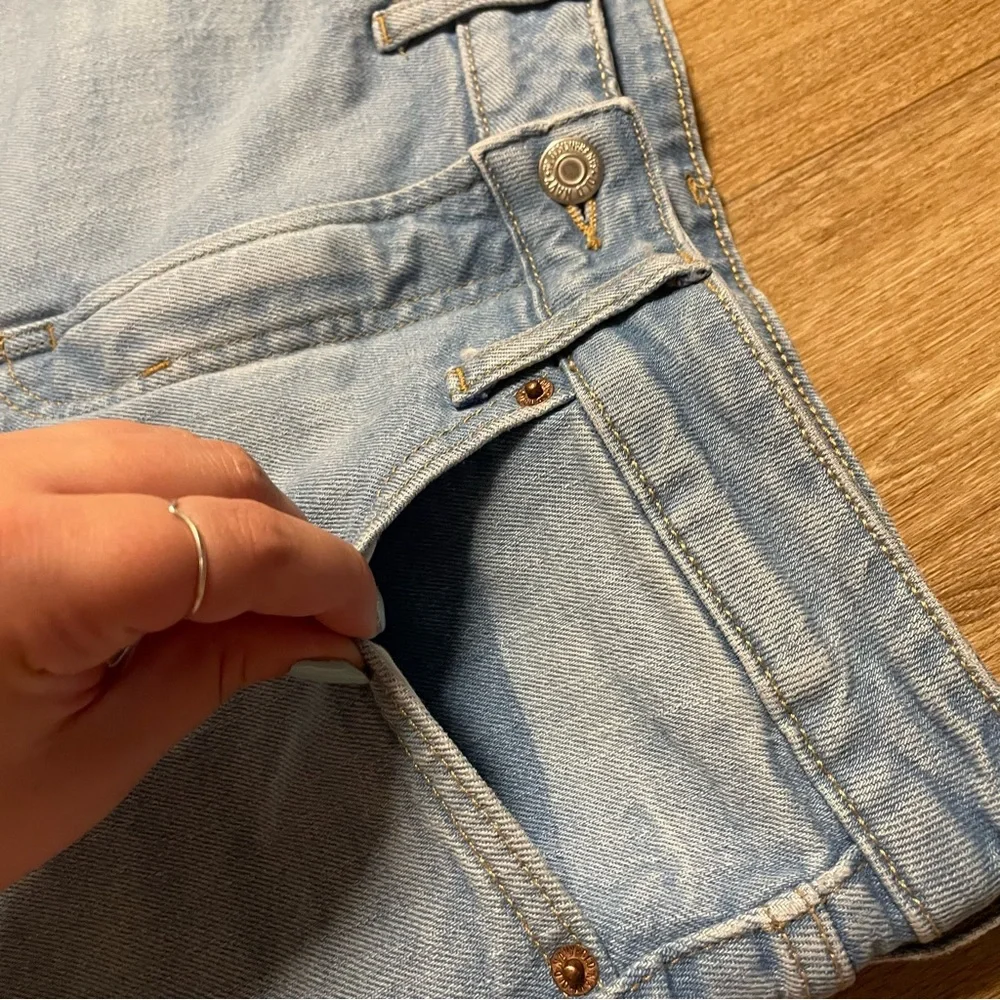 Light Wash Old Navy Denim Shorts - Picture 3 of 4
